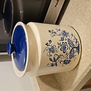 Large cookie jar.